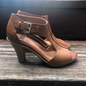 Sofft leather heels pumps sandals 7.5 cognac tan